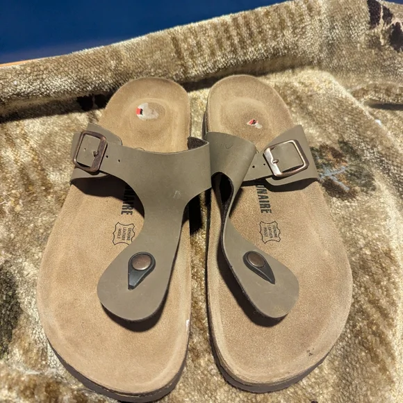 Cushionaire Mens Sandals Size 10 In Good Condition - Picture 1 of 5